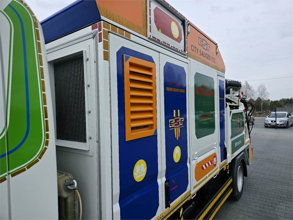 Camion hydrocureur Mitsubishi CANTER odkurzacz koparka ssąca Saugbagger CITY SAU: photos 10
