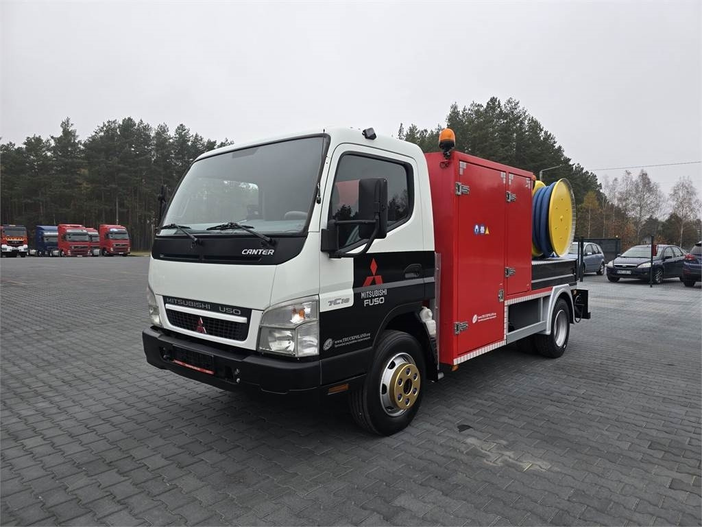 Mitsubishi RIONED COMBI WUKO FOR CLEANING SEWAGE - Camion hydrocureur: photos 3 Mitsubishi RIONED COMBI WUKO FOR CLEANING SEWAGE - Camion hydrocureur: photos 3