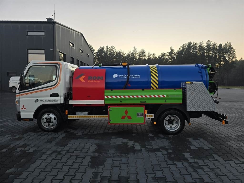 Mitsubishi ROM KOKS SMART COMBI WUKO HOT WATER FOR CLEANING S - Camion hydrocureur: photos 4 Mitsubishi ROM KOKS SMART COMBI WUKO HOT WATER FOR CLEANING S - Camion hydrocureur: photos 4
