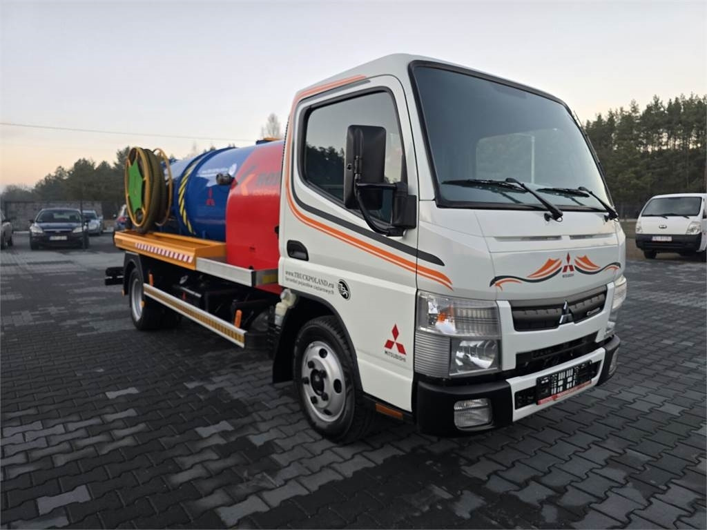 Mitsubishi ROM SMART COMBI WUKO HOT WATER FOR CLEANING SEWAGE - Camion hydrocureur: photos 2 Mitsubishi ROM SMART COMBI WUKO HOT WATER FOR CLEANING SEWAGE - Camion hydrocureur: photos 2