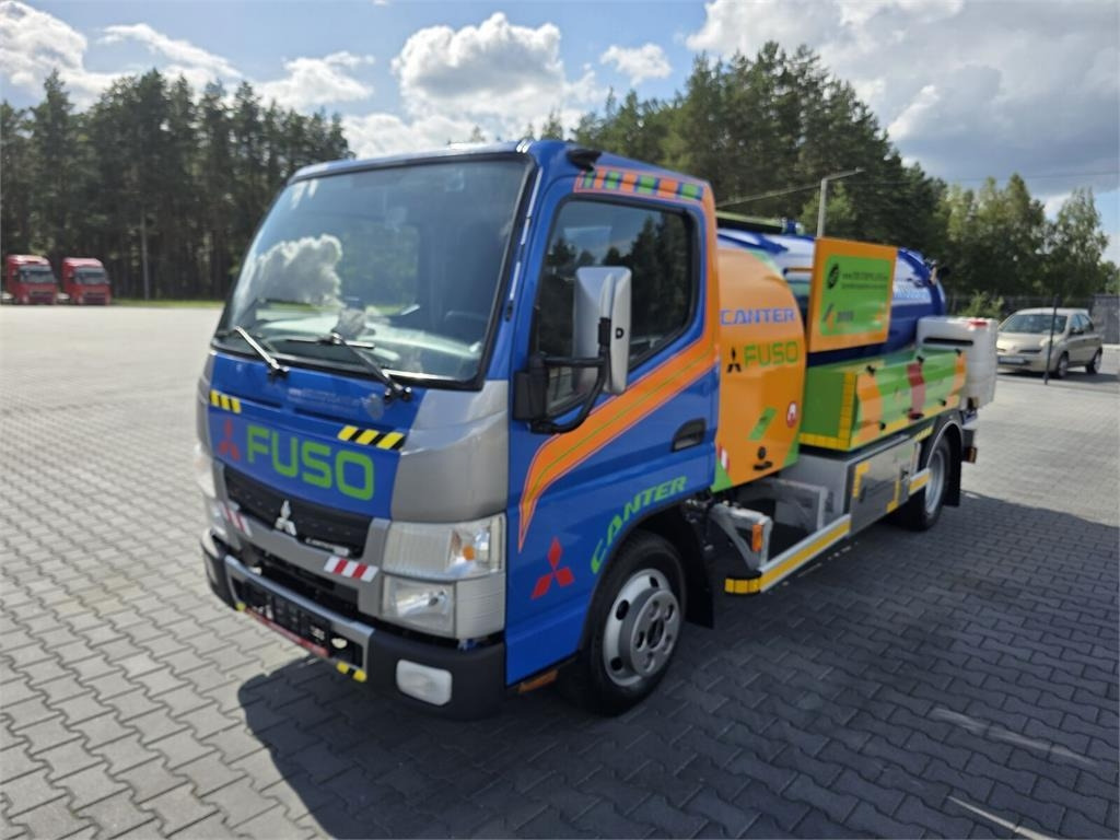 Mitsubishi ROM SMART COMBI WUKO HOT WATER FOR CLEANING SEWAGE - Camion hydrocureur: photos 3 Mitsubishi ROM SMART COMBI WUKO HOT WATER FOR CLEANING SEWAGE - Camion hydrocureur: photos 3