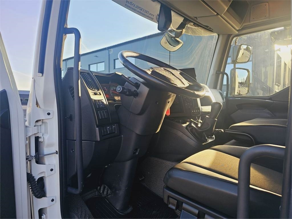 Camion hydrocureur Renault GAMA KANRO KOMBI 5000 WUKO FOR CHANNEL CLEANING: photos 8