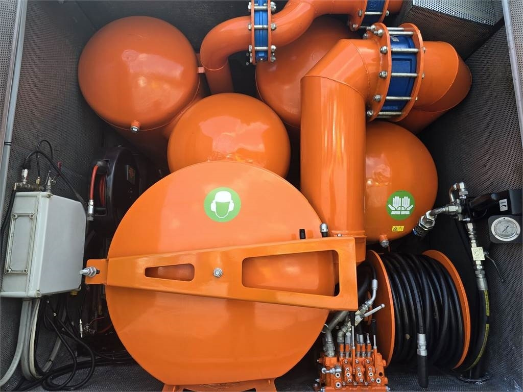 Camion hydrocureur Scania KAISER EUR-MARK PL 8 Vacuum suction-blowing loader: photos 12