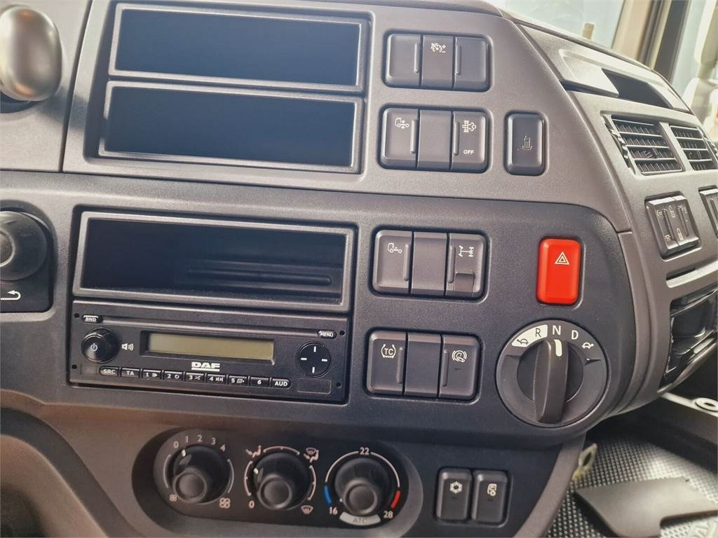 Tracteur routier DAF XF 106 460: photos 27
