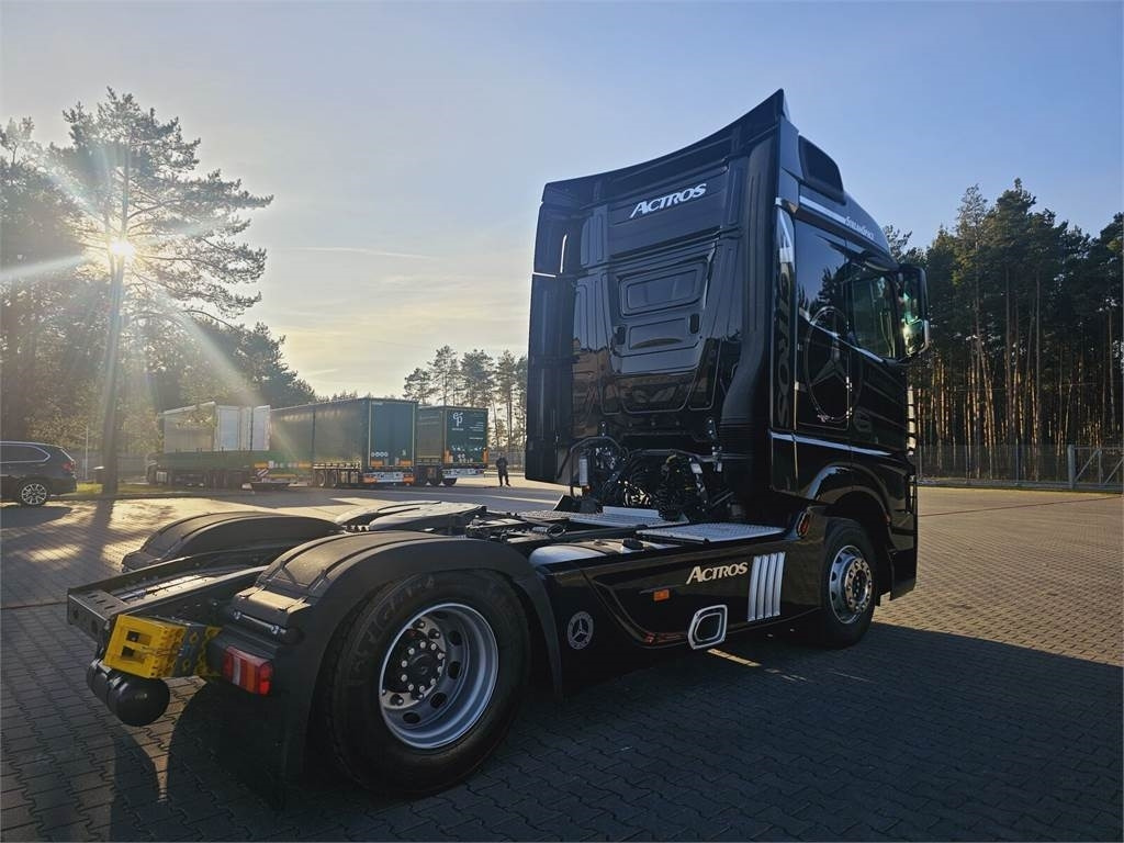 Mercedes-Benz ACTROS 1843  - Tracteur routier: photos 4 Mercedes-Benz ACTROS 1843  - Tracteur routier: photos 4
