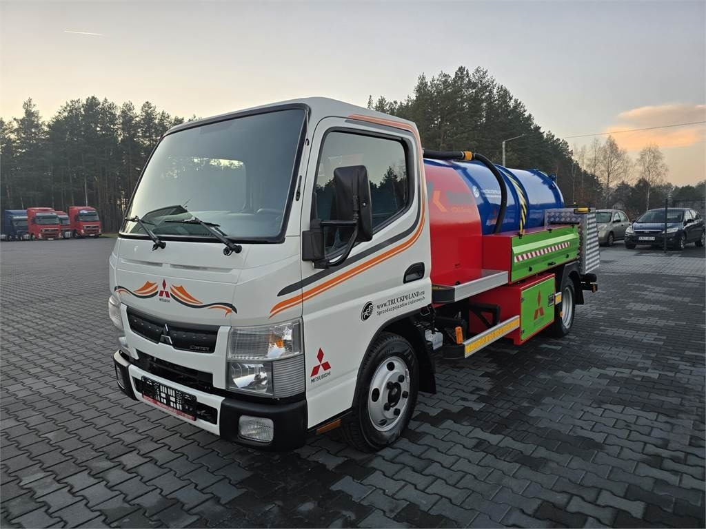 Mitsubishi ROM SMART COMBI WUKO HOT WATER FOR CLEANING SEWAGE - Véhicule de voirie/ Spécial: photos 3 Mitsubishi ROM SMART COMBI WUKO HOT WATER FOR CLEANING SEWAGE - Véhicule de voirie/ Spécial: photos 3