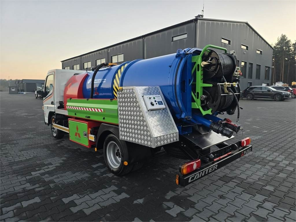 Mitsubishi ROM SMART COMBI WUKO HOT WATER FOR CLEANING SEWAGE - Véhicule de voirie/ Spécial: photos 5 Mitsubishi ROM SMART COMBI WUKO HOT WATER FOR CLEANING SEWAGE - Véhicule de voirie/ Spécial: photos 5