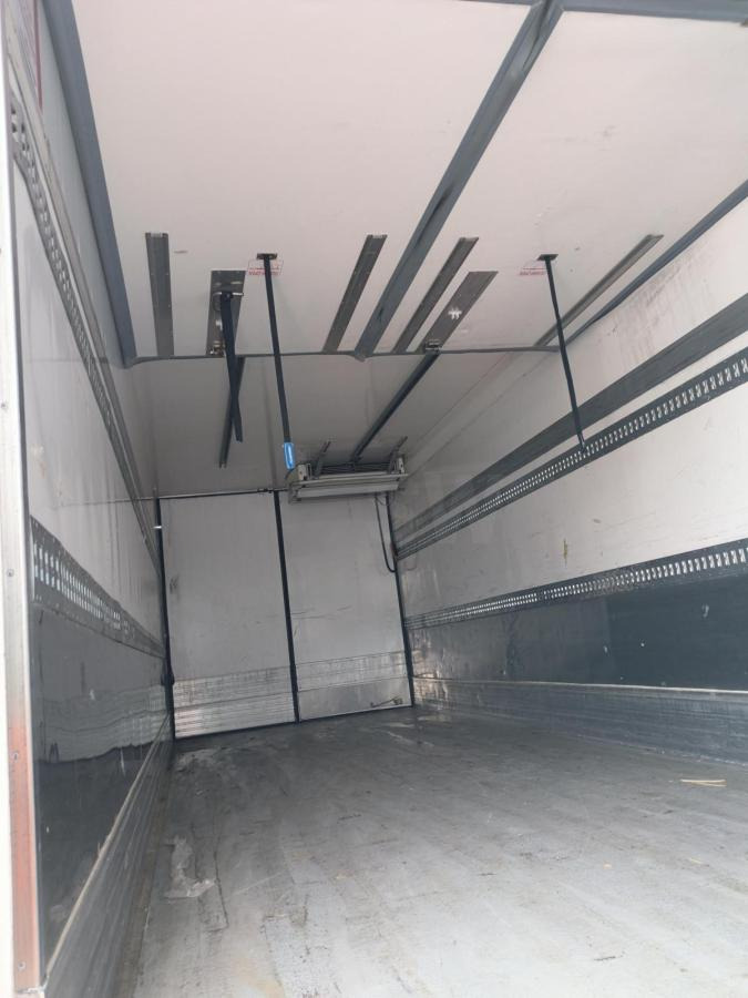 Renault D-Series Wide 320 - Camion frigorifique: photos 4 Renault D-Series Wide 320 - Camion frigorifique: photos 4