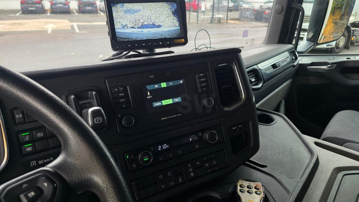 Camion frigorifique Scania P 320: photos 10