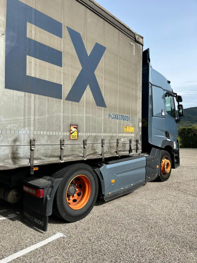 Renault Gamme T 480B - Tracteur routier: photos 4 Renault Gamme T 480B - Tracteur routier: photos 4