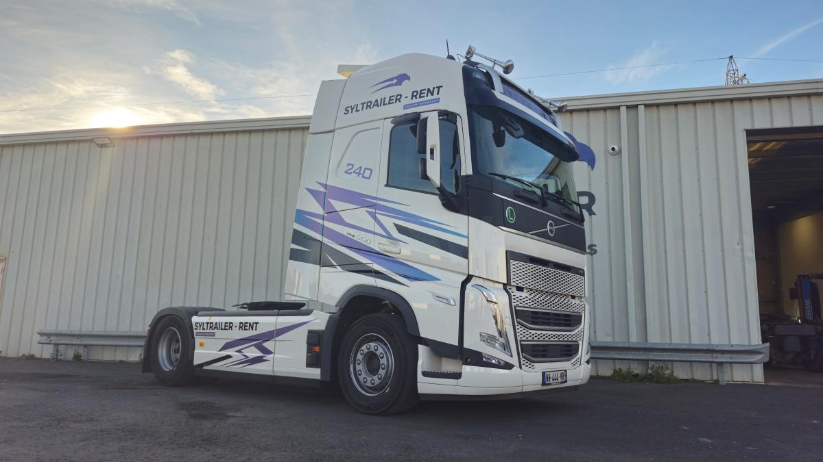 Volvo FH 500 AERO Globetrotter XXL (Location / Rent) - Tracteur routier: photos 1 Volvo FH 500 AERO Globetrotter XXL (Location / Rent) - Tracteur routier: photos 1