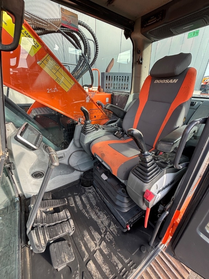 Pelle sur chenille Doosan DX 235 LCR-5 - DX235 - DX235LCR - 235: photos 11 Pelle sur chenille Doosan DX 235 LCR-5 - DX235 - DX235LCR - 235: photos 11