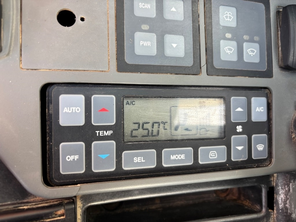 Pelle sur chenille Doosan DX 235 LCR-5 - DX235 - DX235LCR - 235: photos 14 Pelle sur chenille Doosan DX 235 LCR-5 - DX235 - DX235LCR - 235: photos 14