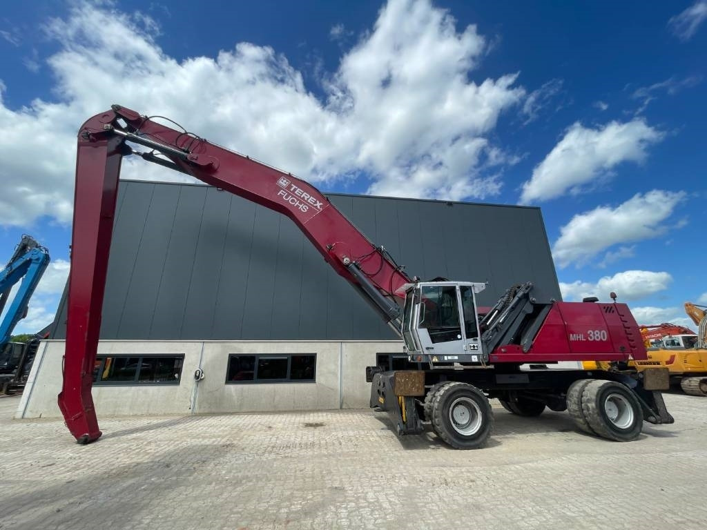 Fuchs MHL380 -- MHL 380 -- 21 mtr reach - Pelle de manutention: photos 2 Fuchs MHL380 -- MHL 380 -- 21 mtr reach - Pelle de manutention: photos 2
