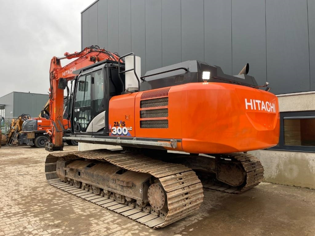 Hitachi ZX 300 LC-6 -- ZX300 LC-6 - Pelle sur chenille: photos 3 Hitachi ZX 300 LC-6 -- ZX300 LC-6 - Pelle sur chenille: photos 3
