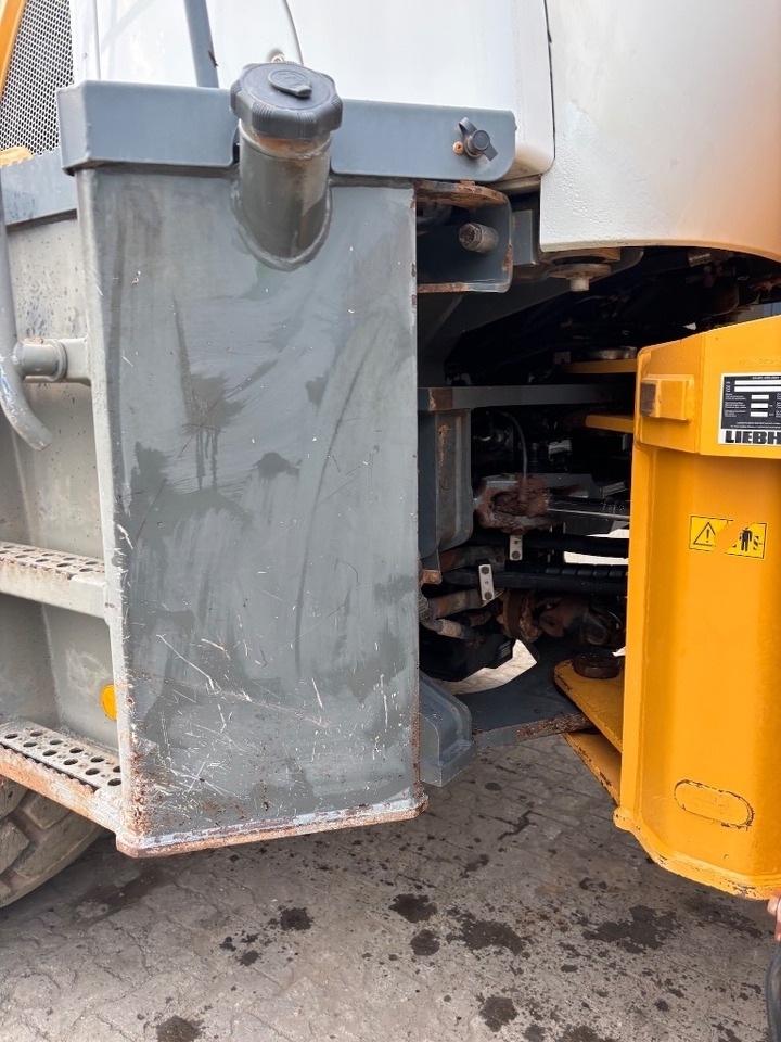 Chargeuse sur pneus Liebherr L 550: photos 22