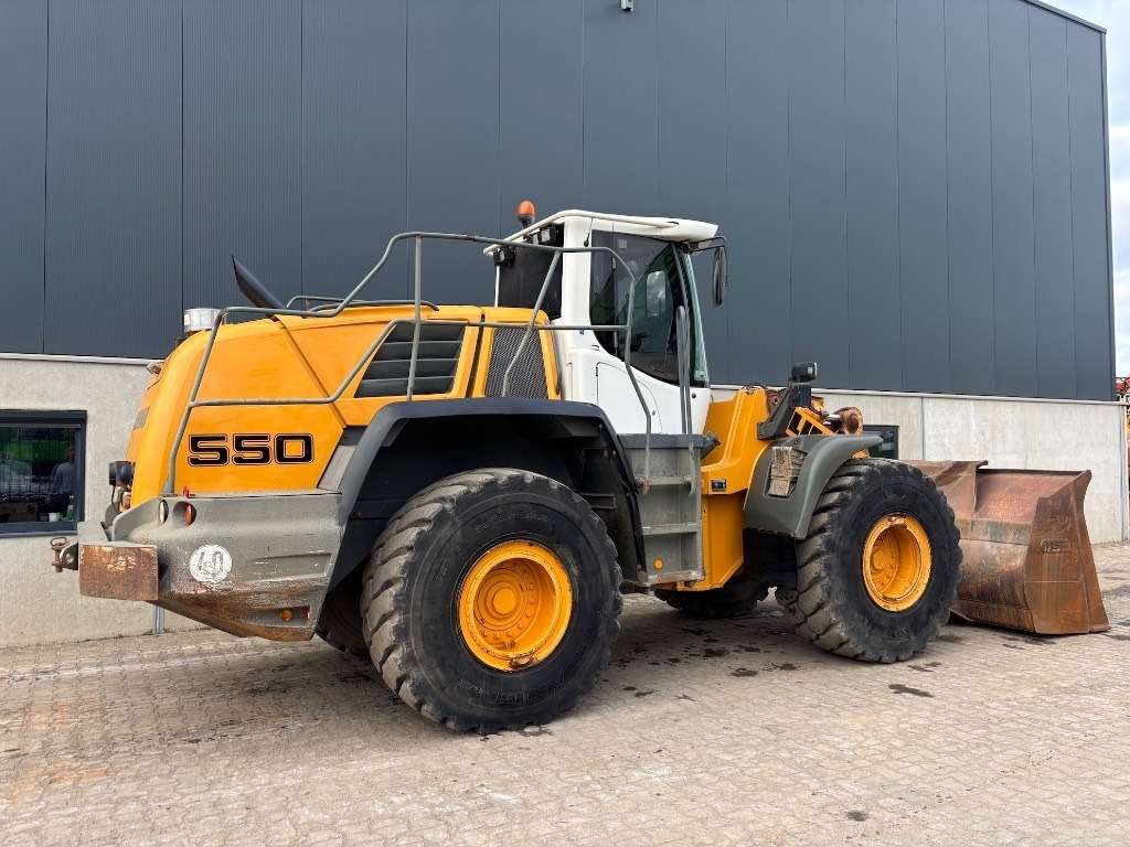 Chargeuse sur pneus Liebherr L 550: photos 7