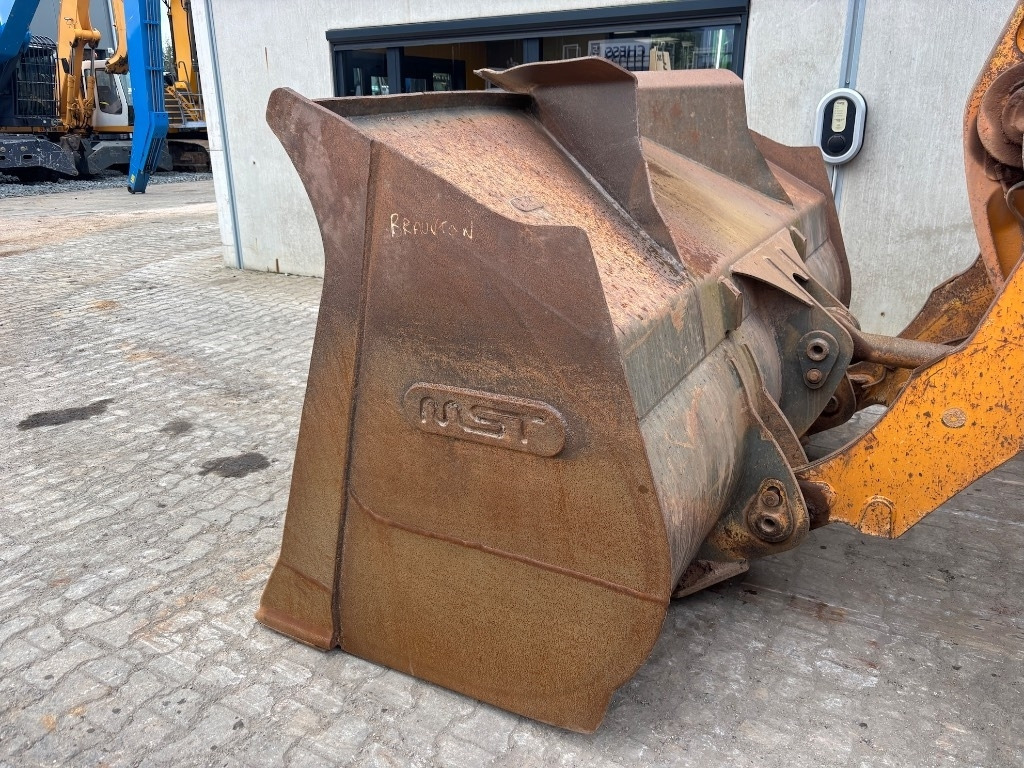 Chargeuse sur pneus Liebherr L 550: photos 11
