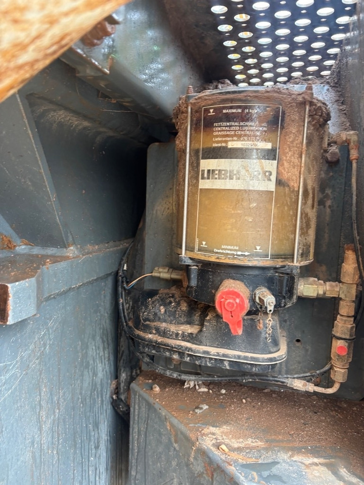 Chargeuse sur pneus Liebherr L 550: photos 17