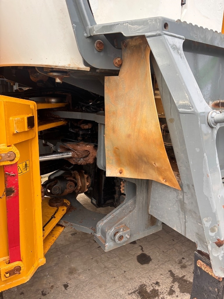 Chargeuse sur pneus Liebherr L 550: photos 20