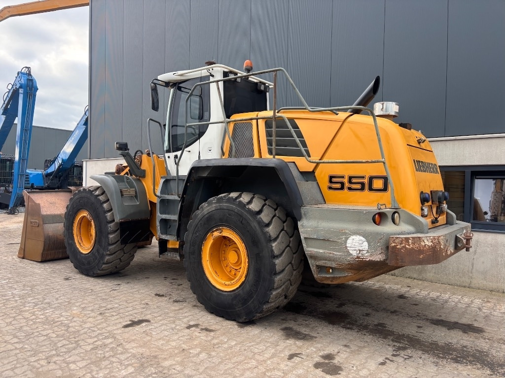 Liebherr L 550 - Chargeuse sur pneus: photos 4 Liebherr L 550 - Chargeuse sur pneus: photos 4