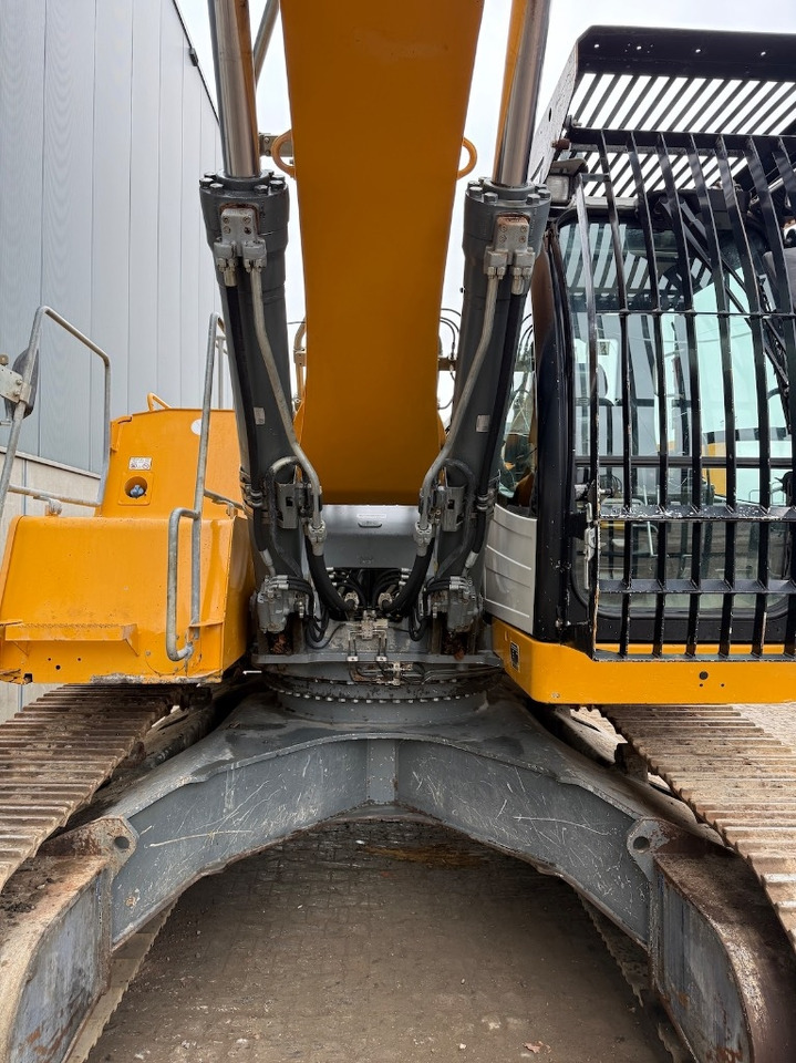 Liebherr R 946 LC - R946 - R946LC - R 938 - Pelle sur chenille: photos 5 Liebherr R 946 LC - R946 - R946LC - R 938 - Pelle sur chenille: photos 5