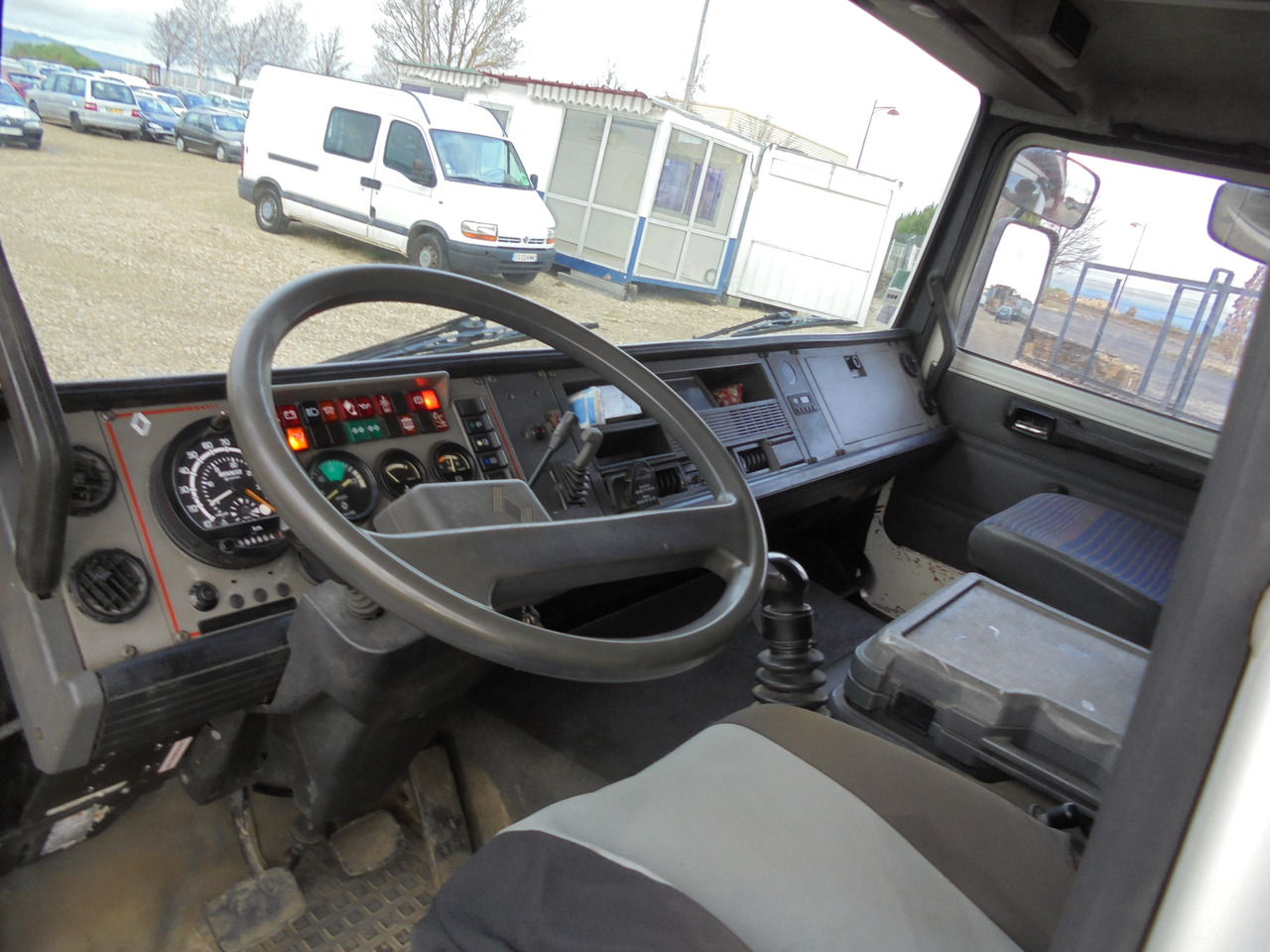 RENAULT GR 280 - Camion porte-voitures: photos 5 RENAULT GR 280 - Camion porte-voitures: photos 5