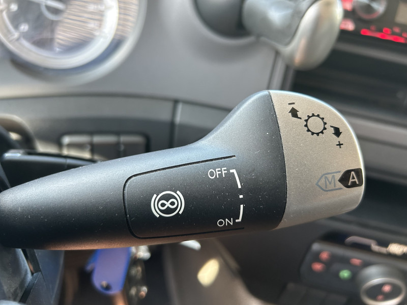 DAF CF 260 FA / Carrier Koeler - 30 gr / Chereau Frigobox / Laadklep 2000 kg - Camion frigorifique: photos 5 DAF CF 260 FA / Carrier Koeler - 30 gr / Chereau Frigobox / Laadklep 2000 kg - Camion frigorifique: photos 5