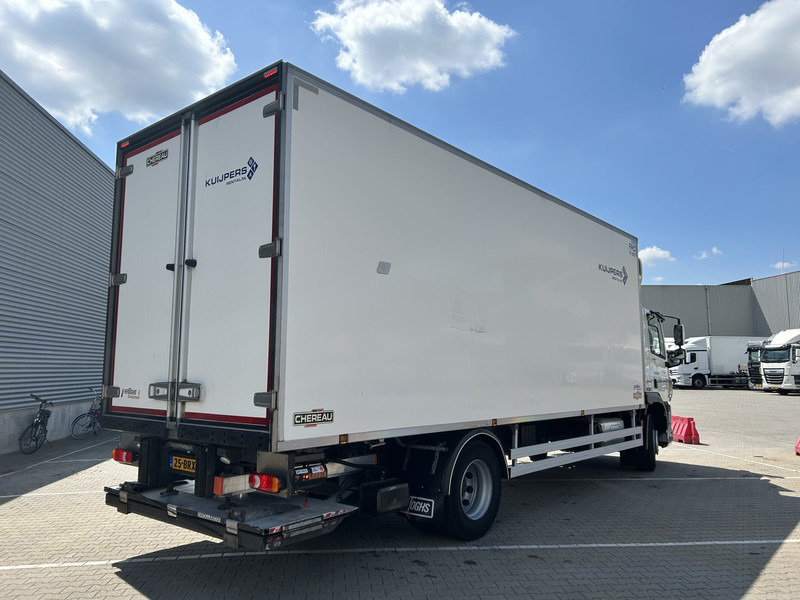 DAF CF 260 FA / Carrier Koeler - 30 gr / Chereau Frigobox / Laadklep 2000 kg - Camion frigorifique: photos 2 DAF CF 260 FA / Carrier Koeler - 30 gr / Chereau Frigobox / Laadklep 2000 kg - Camion frigorifique: photos 2
