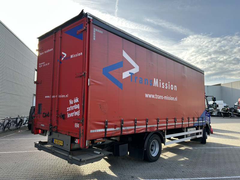 DAF LF 210 FA / 12 Ton / 557 dlm / Curtainside / Loadlift / APK TUV 05-26 - Camion à rideaux coulissants: photos 2 DAF LF 210 FA / 12 Ton / 557 dlm / Curtainside / Loadlift / APK TUV 05-26 - Camion à rideaux coulissants: photos 2