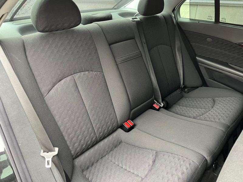 Mercedes-Benz E-Klasse / Limousine / 240 Avantgarde / 4-Matic / 8-pers / APK/TUV 09-2026 / - Berline: photos 4 Mercedes-Benz E-Klasse / Limousine / 240 Avantgarde / 4-Matic / 8-pers / APK/TUV 09-2026 / - Berline: photos 4
