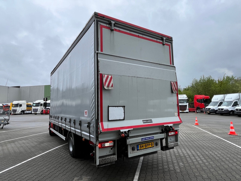 Renault D 210 Euro 6 / 12 Ton / 282 dkm / Schuifzeil / Laadklep / NL truck - Camion à rideaux coulissants: photos 2 Renault D 210 Euro 6 / 12 Ton / 282 dkm / Schuifzeil / Laadklep / NL truck - Camion à rideaux coulissants: photos 2