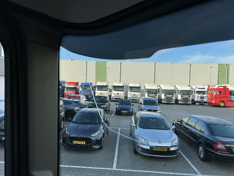 Tracteur routier Scania R450 Highline / Retarder / 860 dkm / APK TUV 03-26: photos 11 Tracteur routier Scania R450 Highline / Retarder / 860 dkm / APK TUV 03-26: photos 11