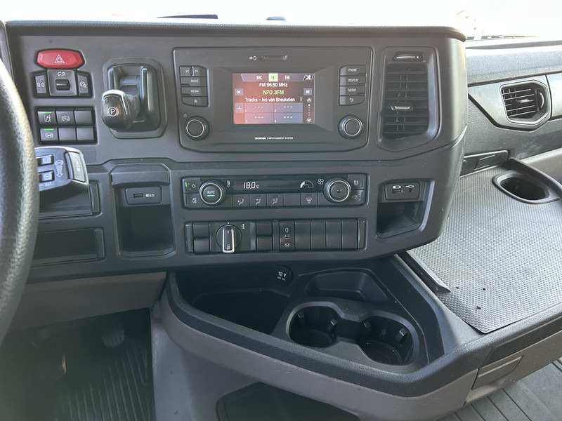 Tracteur routier Scania R450 Highline / Retarder / 860 dkm / APK TUV 03-26: photos 8 Tracteur routier Scania R450 Highline / Retarder / 860 dkm / APK TUV 03-26: photos 8