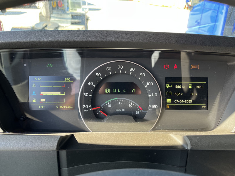 Volvo FH 420 Globetrotter / 919 dkm / 2 Tanks / VEB+ / APK TUV 07-25 - Tracteur routier: photos 4 Volvo FH 420 Globetrotter / 919 dkm / 2 Tanks / VEB+ / APK TUV 07-25 - Tracteur routier: photos 4