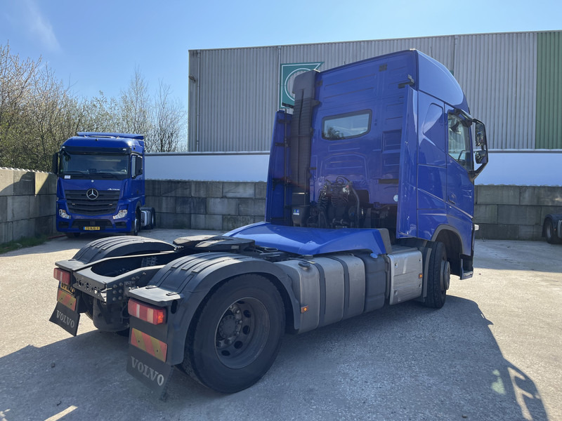 Volvo FH 420 Globetrotter / 919 dkm / 2 Tanks / VEB+ / APK TUV 07-25 - Tracteur routier: photos 2 Volvo FH 420 Globetrotter / 919 dkm / 2 Tanks / VEB+ / APK TUV 07-25 - Tracteur routier: photos 2