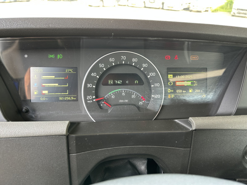 Volvo FH 420 Globetrotter / 921 dkm / 2 Tanks / VEB+ / NL Truck - Tracteur routier: photos 4 Volvo FH 420 Globetrotter / 921 dkm / 2 Tanks / VEB+ / NL Truck - Tracteur routier: photos 4