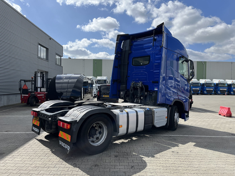 Volvo FH 420 Globetrotter / 939 dkm / 2 Tanks / VEB+ / APK TUV 07-25 - Tracteur routier: photos 2 Volvo FH 420 Globetrotter / 939 dkm / 2 Tanks / VEB+ / APK TUV 07-25 - Tracteur routier: photos 2