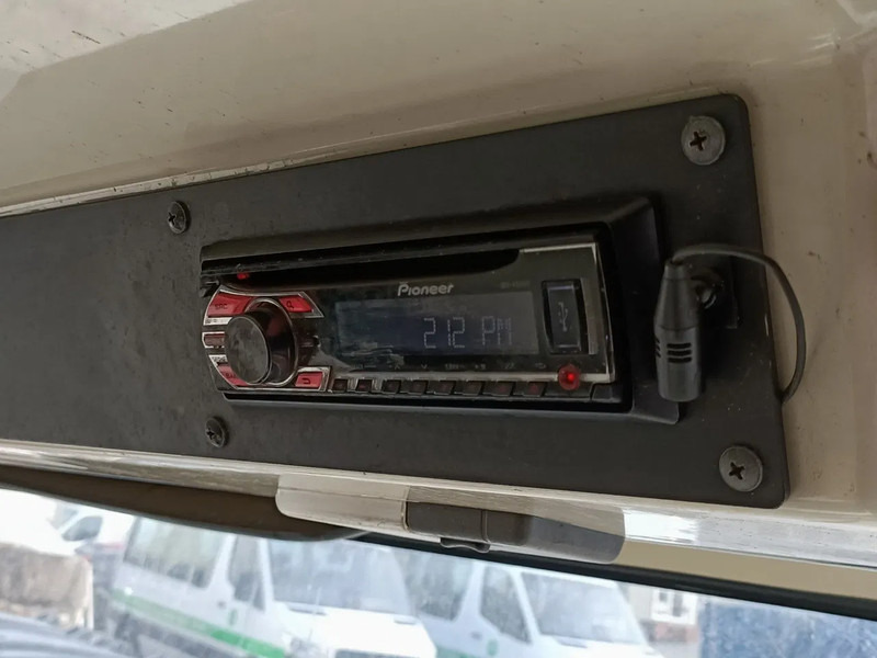 Balayeuse de voirie Ravo 540: photos 9