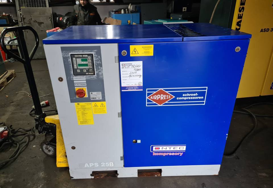 Kompresor śrubowy AIRPRESS APS 25, 18,5 kw, (2) - Compresseur d'air: photos 1 Kompresor śrubowy AIRPRESS APS 25, 18,5 kw, (2) - Compresseur d'air: photos 1