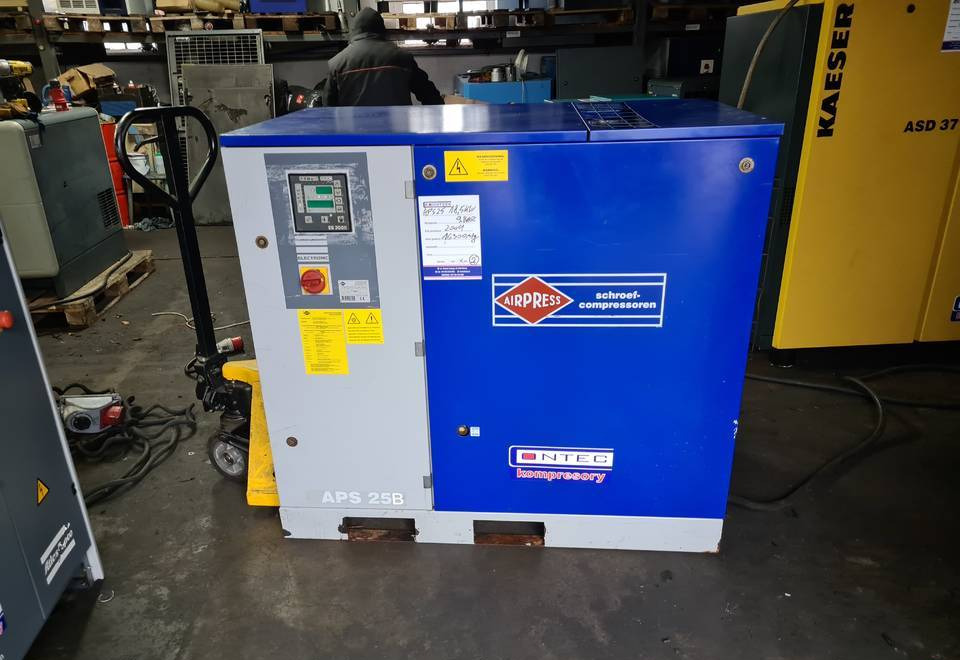 Kompresor śrubowy AIRPRESS APS 25, 18,5 kw, (2) - Compresseur d'air: photos 4 Kompresor śrubowy AIRPRESS APS 25, 18,5 kw, (2) - Compresseur d'air: photos 4