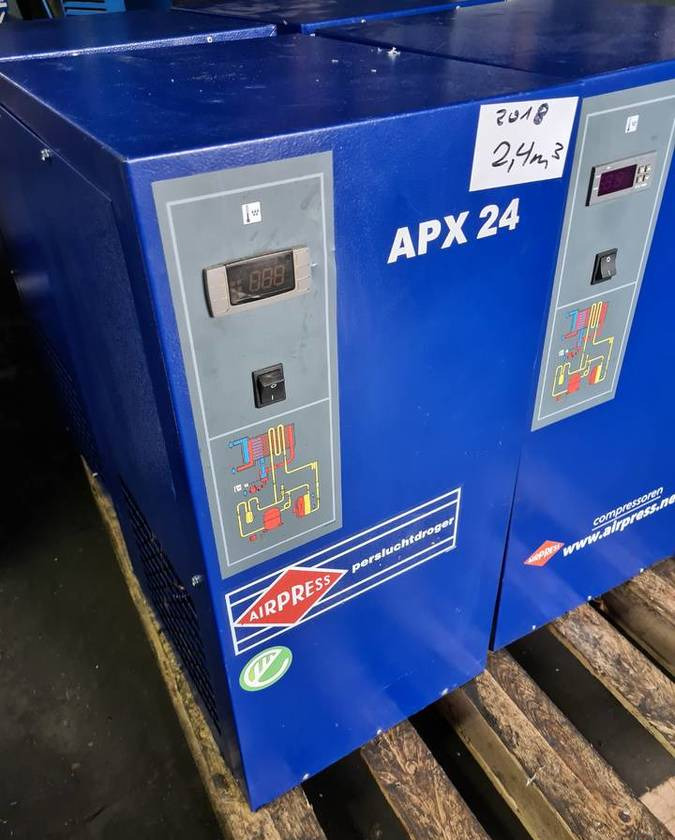 OSUSZACZ ZIĘBNICZY AIRPRESS APX 24, 2,4 M3/min - Compresseur d'air: photos 1 OSUSZACZ ZIĘBNICZY AIRPRESS APX 24, 2,4 M3/min - Compresseur d'air: photos 1