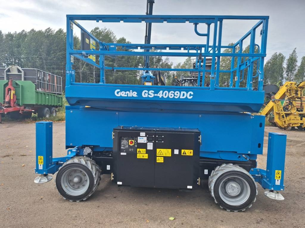 Genie GS-4069 DC - Nacelle ciseaux: photos 1 Genie GS-4069 DC - Nacelle ciseaux: photos 1