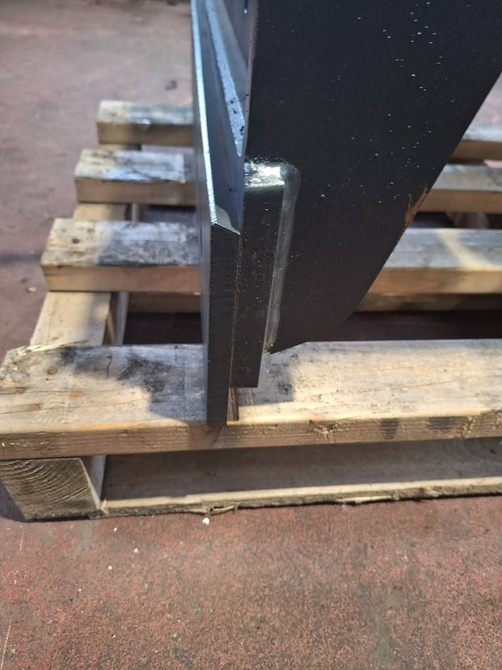 Grappin pour Engins de chantier Mustang GRP 750 Muuttoale!: photos 12