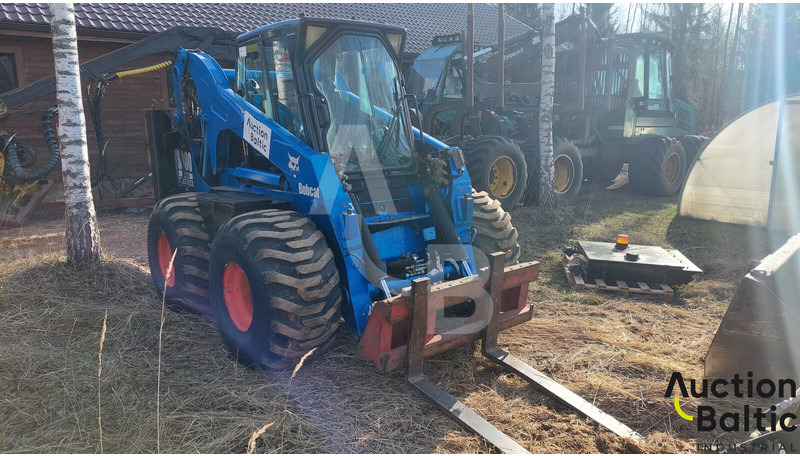 Bobcat S 300 - Mini chargeuse: photos 2 Bobcat S 300 - Mini chargeuse: photos 2