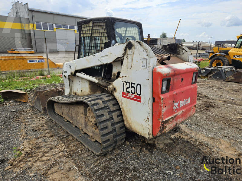 Bobcat T 250 - Chargeuse sur chenilles: photos 3 Bobcat T 250 - Chargeuse sur chenilles: photos 3