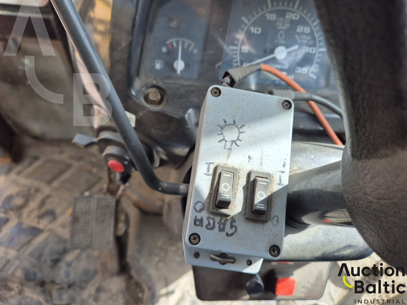 Tracteur agricole Branson 5820 CX: photos 9 Tracteur agricole Branson 5820 CX: photos 9