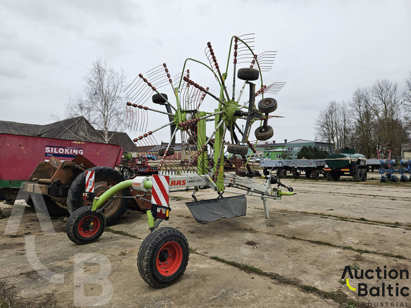 Claas Liner 2600 - Faneuse: photos 3 Claas Liner 2600 - Faneuse: photos 3