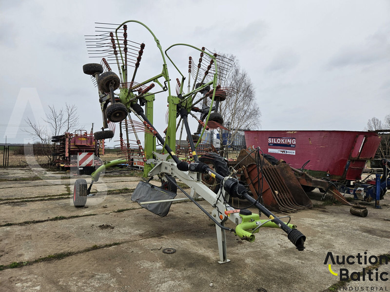 Claas Liner 2600 - Faneuse: photos 1 Claas Liner 2600 - Faneuse: photos 1