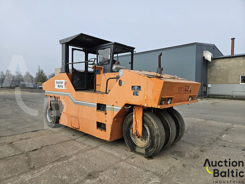 Corinsa CCN 1222 - Compacteur à pneus: photos 1 Corinsa CCN 1222 - Compacteur à pneus: photos 1